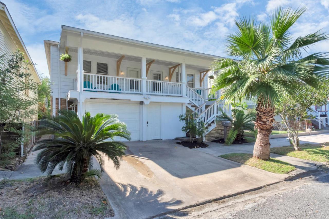 2 Kitchens,2 Living Rooms,4 Bedrooms-Close To All! Galveston Eksteriør bilde