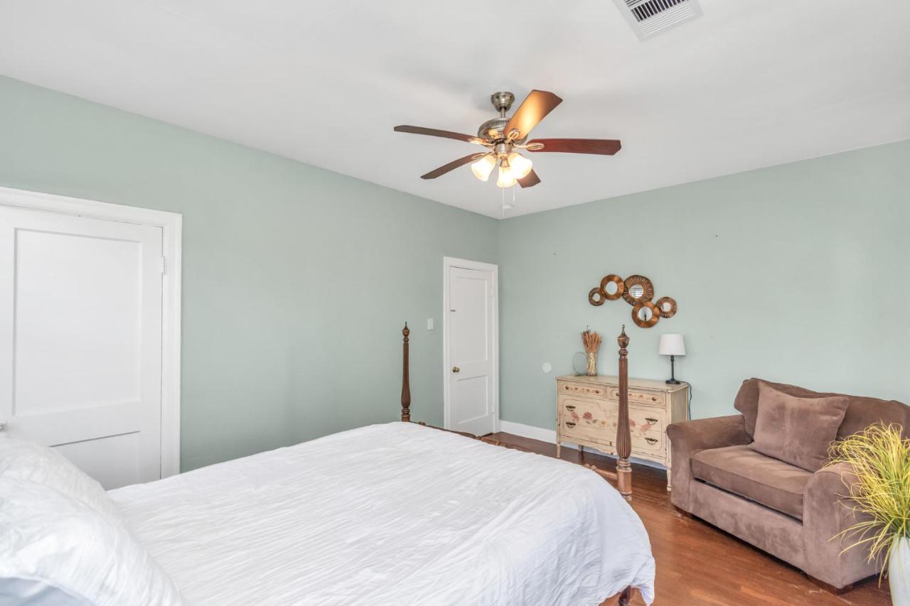 2 Kitchens,2 Living Rooms,4 Bedrooms-Close To All! Galveston Eksteriør bilde