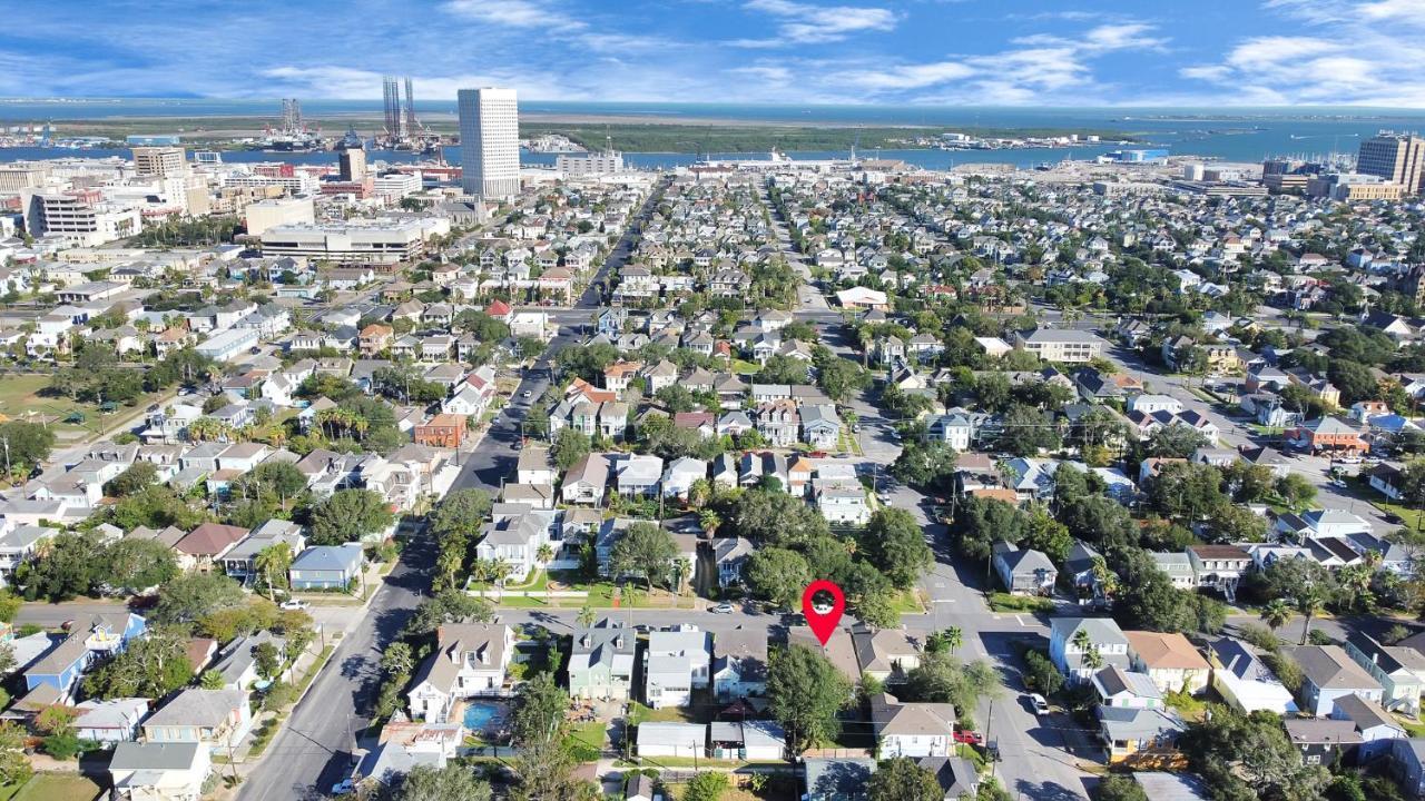 2 Kitchens,2 Living Rooms,4 Bedrooms-Close To All! Galveston Eksteriør bilde