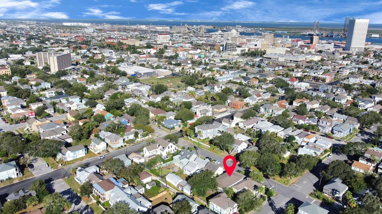 2 Kitchens,2 Living Rooms,4 Bedrooms-Close To All! Galveston Eksteriør bilde